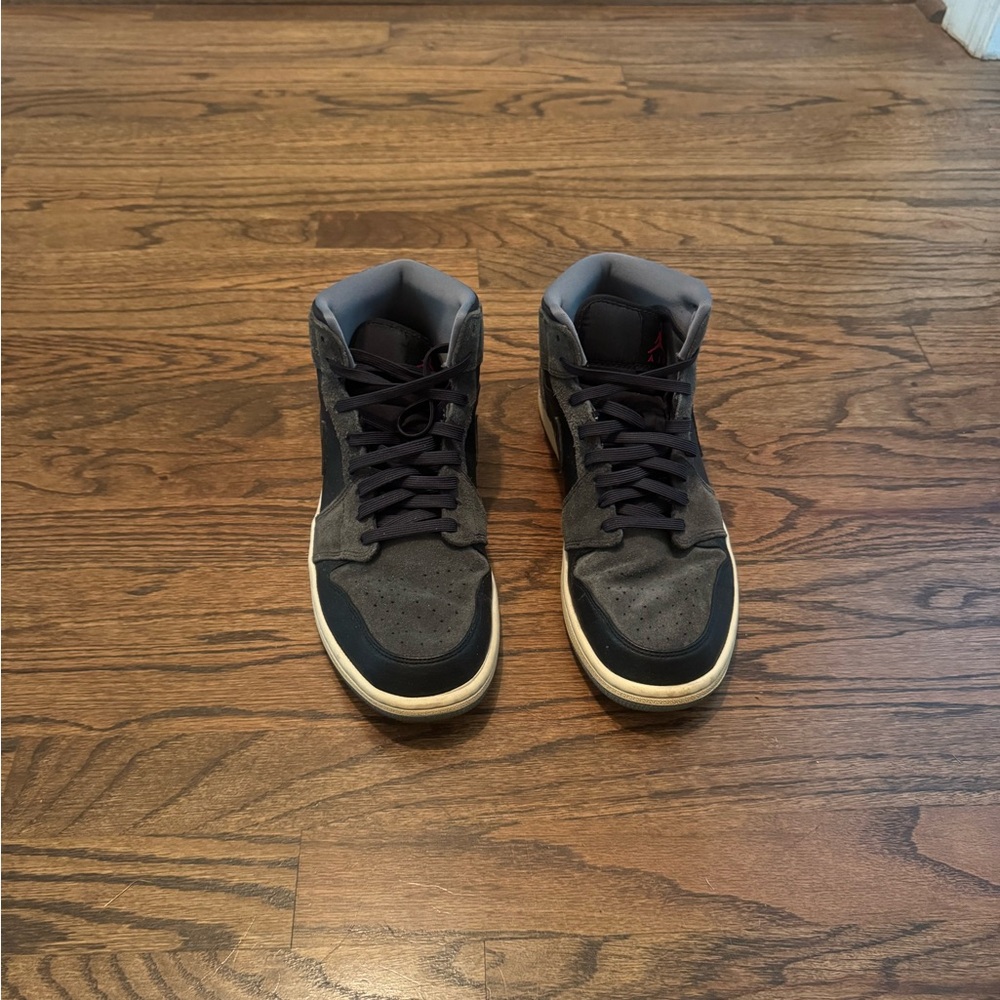 Nike Men's Black and Gray High-Top Sneakers